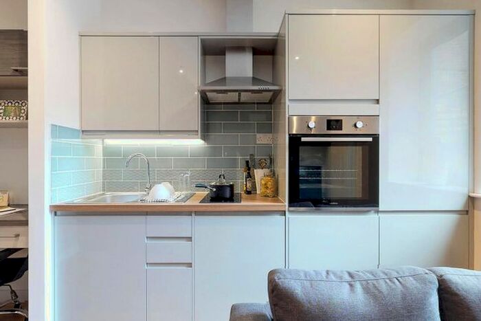 Studio To Rent In Apt, Onyx Residence #, S2