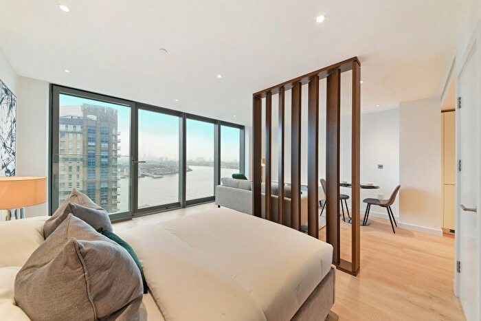 Studio For Sale In Landmark Pinnacle, Marsh Wall, Canary Wharf, London, E14