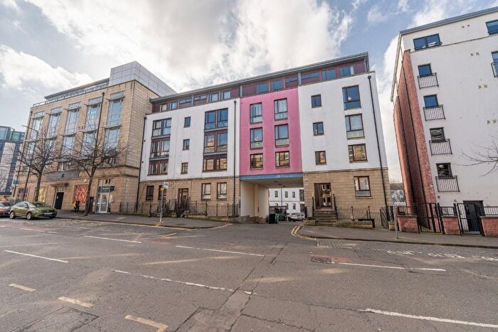 2 Bedroom Flat To Rent In Mcdonald Road, Leith, Edinburgh, EH7