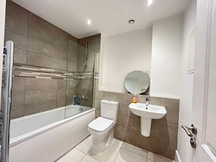 3 Bedroom Town House To Rent In Wheatsheaf Way, Leicester, LE2