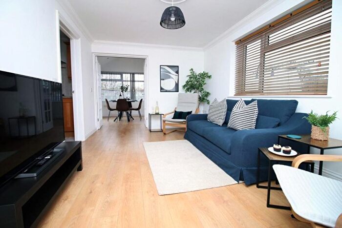 2 Bedroom Bungalow To Rent In Pentwyn Road, Nelson, Treharris, CF46