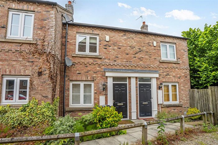 2 Bedroom Town House To Rent In Albert Court, Shipton Street, York, YO30