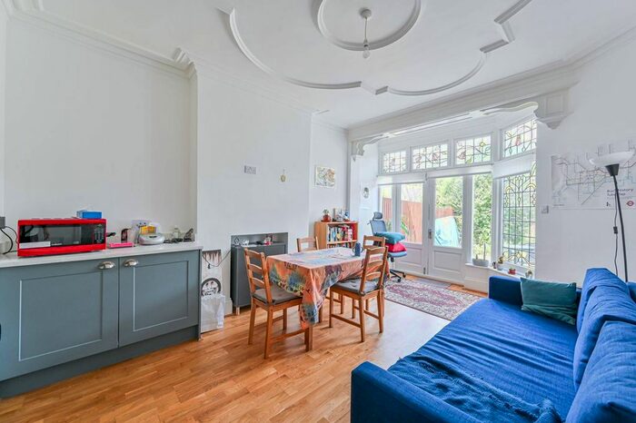 2 Bedroom Flat To Rent In Downton Avenue, Streatham Hill, London, SW2