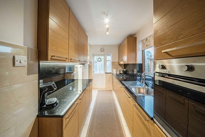 1 Bedroom Flat To Rent In Priory Gardens, London, W5