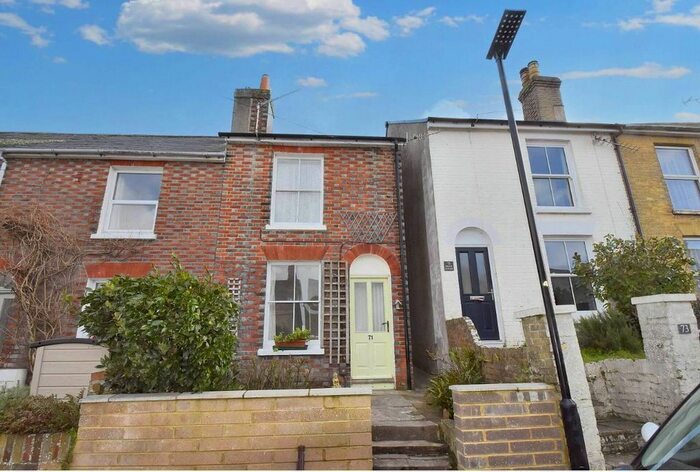 2 Bedroom End Of Terrace House To Rent In Fellows Road, Cowes, PO31