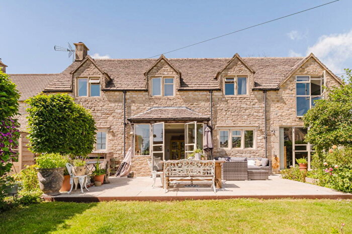 3 Bedroom Detached House For Sale In Oakridge Lynch, Stroud, GL6