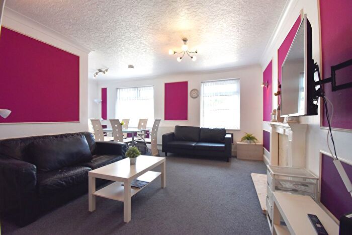 3 Bedroom Flat To Rent In Daventry Road, Coventry, CV3