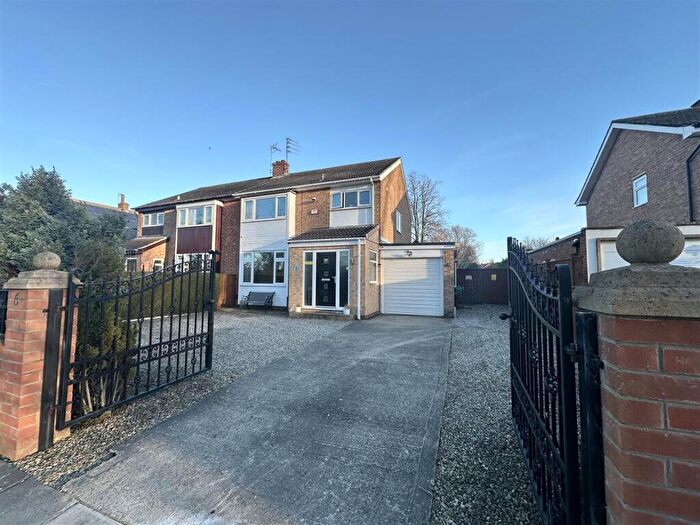 3 Bedroom Semi Detached House For Sale In Edinburgh Drive, Darlington, DL3