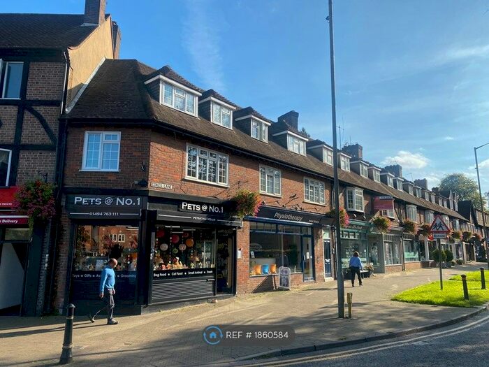 2 Bedroom Flat To Rent In Nightingales Corner, Little Chalfont, HP7