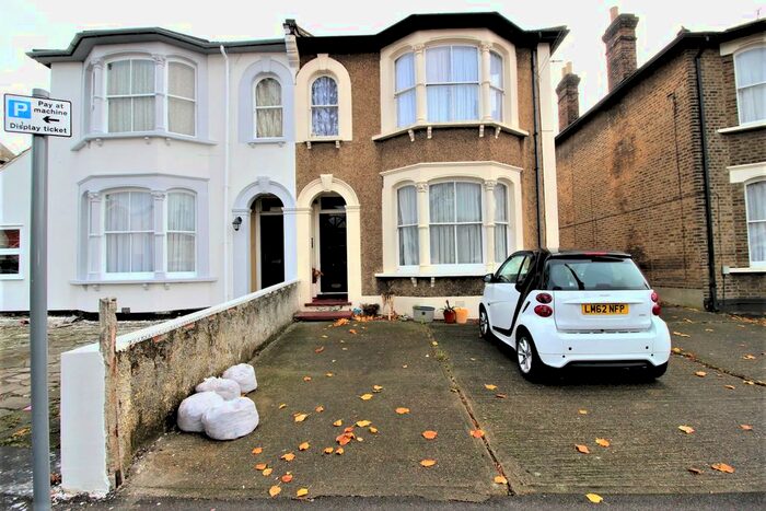 1 Bedroom Flat To Rent In Eastern Road, Romford, RM1