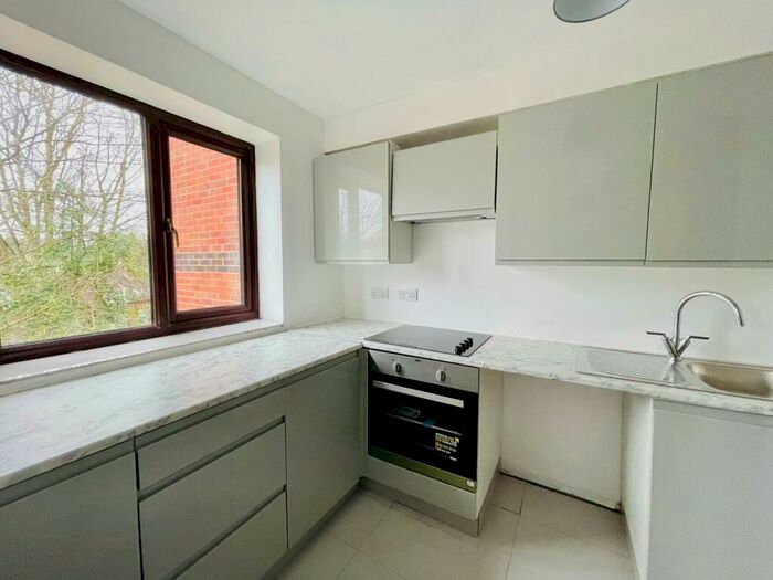 2 Bedroom Apartment To Rent In Oakstead Close, Ipswich, IP4