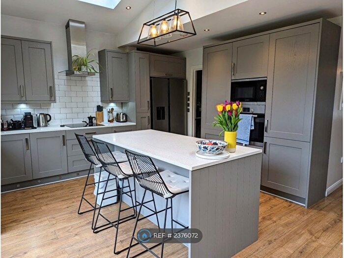 3 Bedroom Semi-Detached House To Rent In Leckford Road, London, SW18