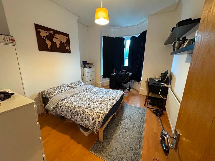 1 Bedroom Flat To Rent In Daneville Road, London, SE5