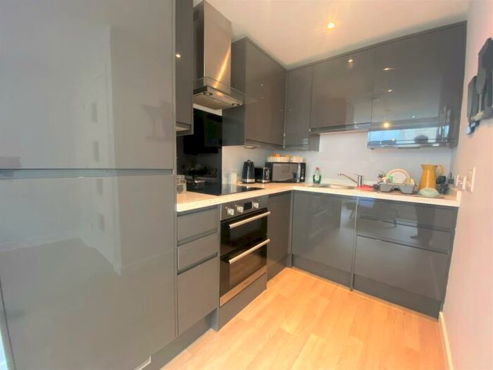 2 Bedroom Apartment To Rent In Park Street, GU15