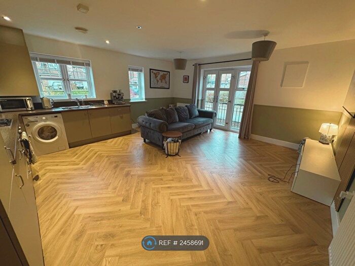 2 Bedroom Flat To Rent In Summerwood, Ifield, Crawley, RH11