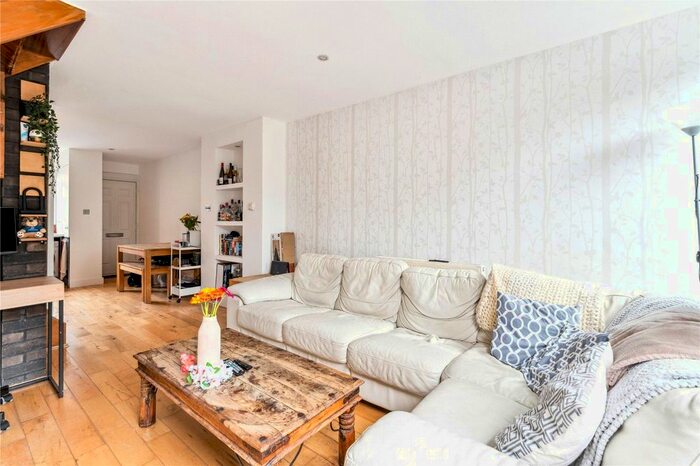 2 Bedroom Property To Rent In Atney Road, East Putney, SW15