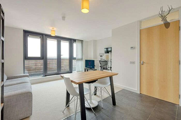 1 Bedroom Apartment To Rent In Taylor Place, Bow, E3