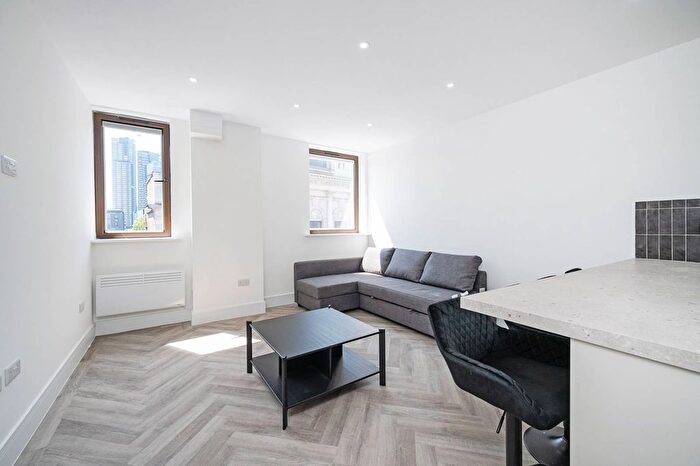 2 Bedroom Flat To Rent In Old Street, Old Street, London, EC1V