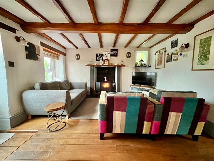 2 Bedroom Cottage For Sale In New Road, Littledean, Cinderford, GL14