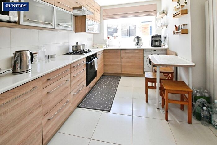 3 Bedroom Semi-Detached House For Sale In Plymouth Road, Scunthorpe, DN17