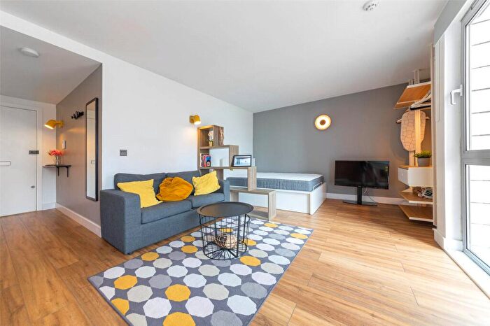 Apartment To Rent In Colorado Building, Deals Gateway, London, SE13