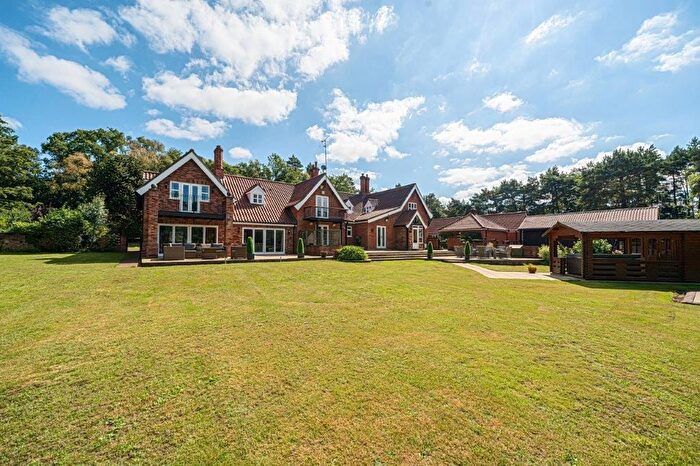 6 Bedroom Chalet For Sale In Lynn Road, Castle Rising, King's Lynn, Norfolk, PE31