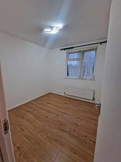 4 Bedroom Terraced House To Rent In Becontree Avenue, Dagenham, RM8