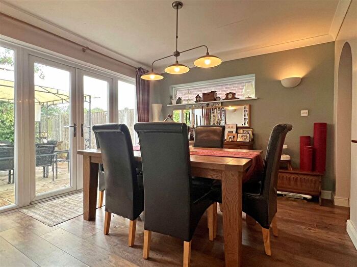 4 Bedroom Detached House For Sale In London Road, Black Notley, Braintree, CM77