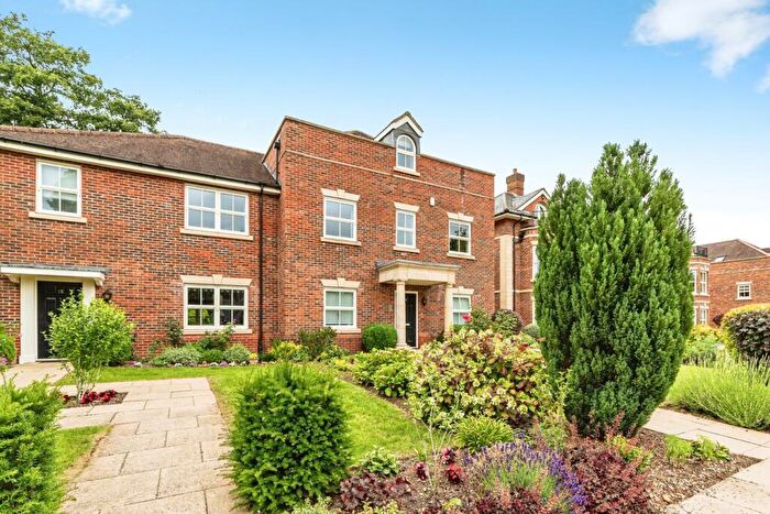 3 Bedroom Retirement Property For Sale In Breedons Hill, Pangbourne, Reading, RG8
