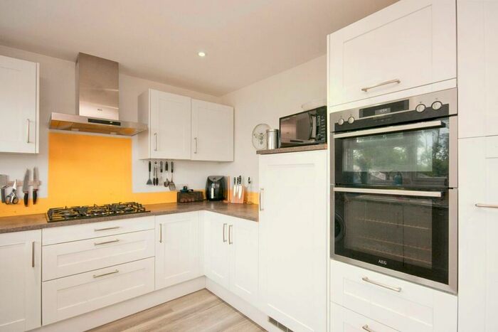 2 Bedroom Bungalow To Rent In Battle Crescent, Hailsham, BN27