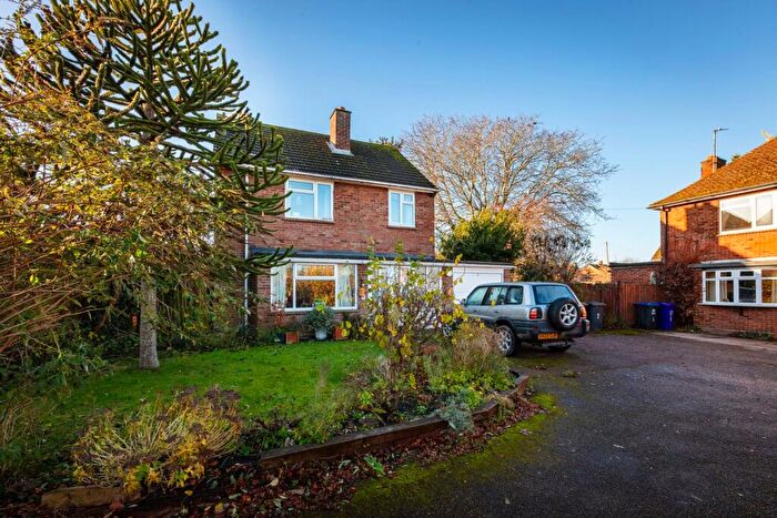 3 Bedroom Detached House For Sale In The Orchard, Baldock, SG7