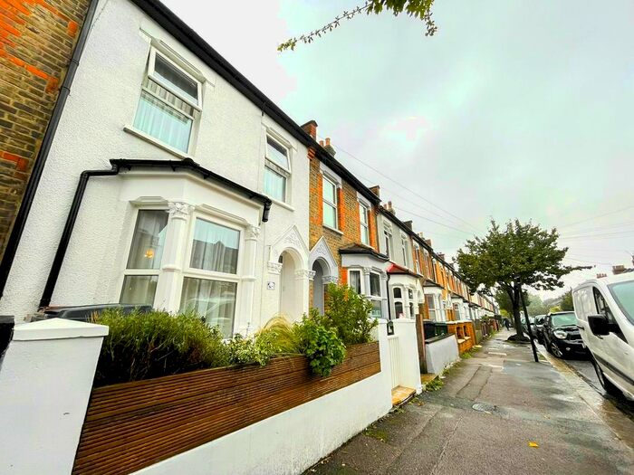 2 Bedroom Terraced House To Rent In Clarence Road, Walthamstow, E17