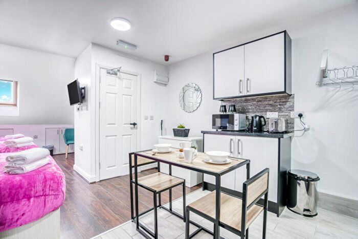 1 Bedroom Apartment To Rent In Pershore Road, Stirchley, Birmingham, B30