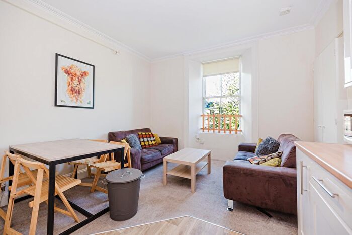4 Bedroom Flat To Rent In Montague Street, Edinburgh, EH8