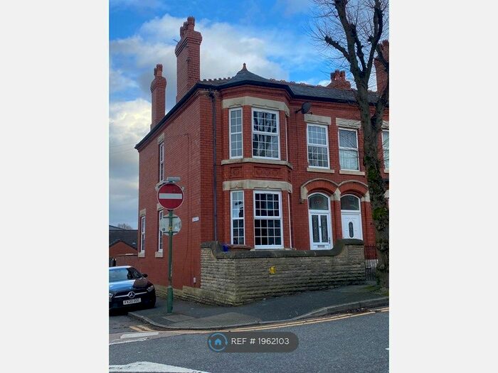4 Bedroom End Of Terrace House To Rent In Great Norbury Street, Hyde, SK14