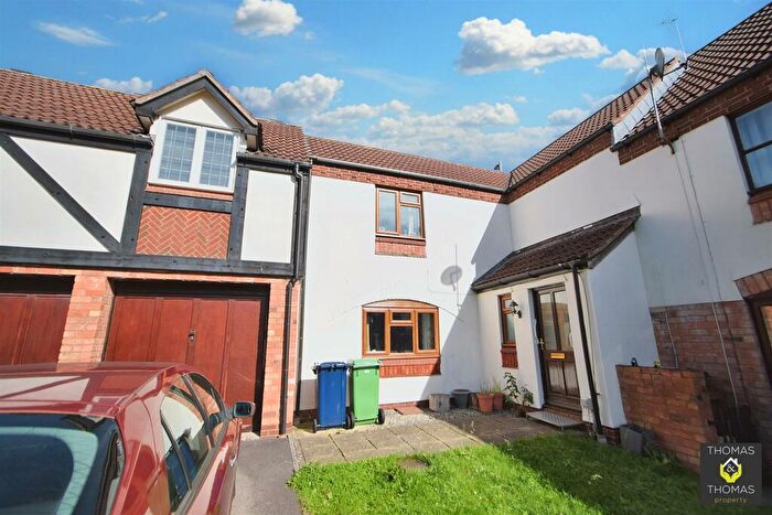 3 Bedroom Terraced House To Rent In Greenwood Close, Hucclecote, GL3