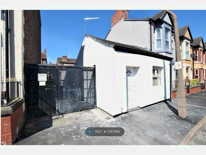 2 Bedroom Bungalow To Rent In Craven Street Birkenhead, Liverpool, CH41