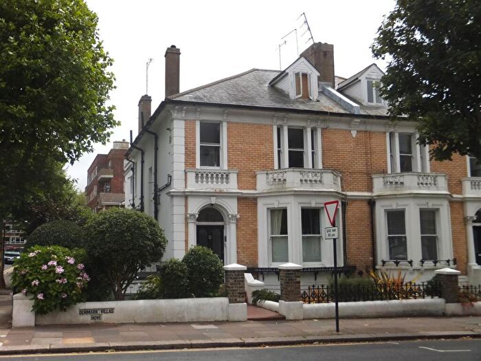 1 Bedroom Flat To Rent In Denmark Villas, Hove, BN3