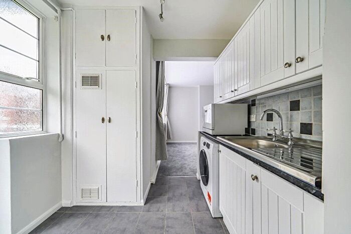2 Bedroom Apartment To Rent In Eamont Street, London, NW8