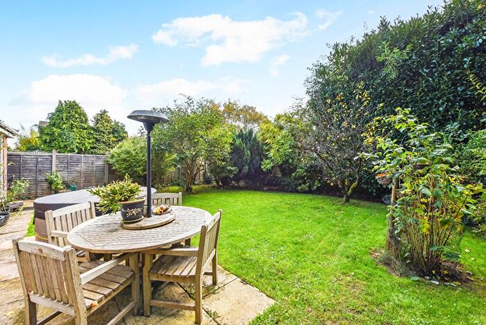 4 Bedroom Detached House For Sale In Cowslip Close, Lindford, Bordon, Hampshire, GU35