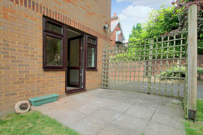 1 Bedroom Apartment To Rent In Beechwood Court, Sutton, SM2