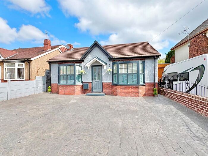 2 Bedroom Detached Bungalow For Sale In Lovers Lane, Atherton, Manchester, M46