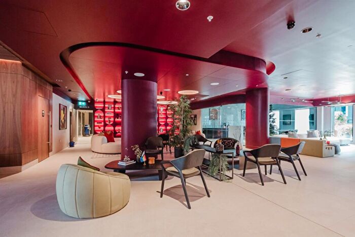 2 Bedroom Apartment To Rent In Waterhouse Gardens, Manchester, M3