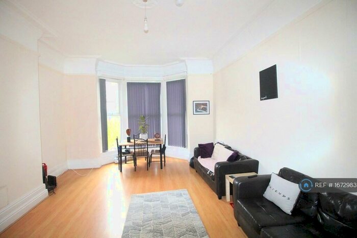 2 Bedroom Flat To Rent In Kelso Road, Leeds, LS2