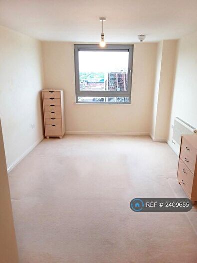 2 Bedroom Flat To Rent In Aspects, Sutton, SM1