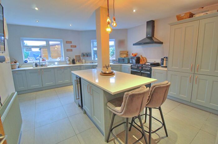 3 Bedroom Detached House For Sale In Amblecote Road, Brierley Hill, DY5