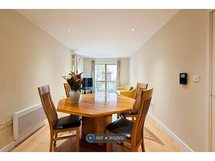 1 Bedroom Flat To Rent In Walm Lane, Willesden Green, NW2