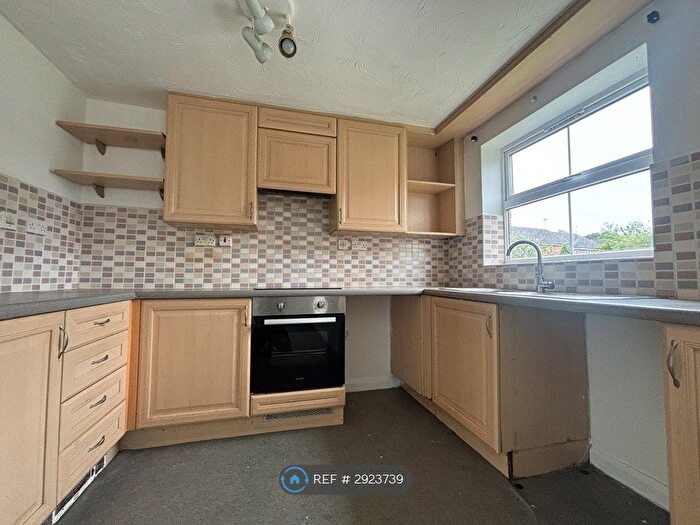 2 Bedroom Flat To Rent In Strathern Road, Leicester, LE3