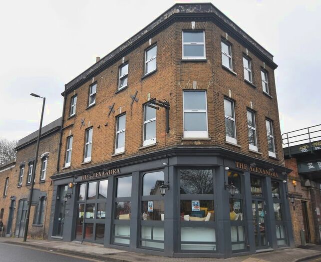 Studio To Rent In Parish Lane, London, SE20