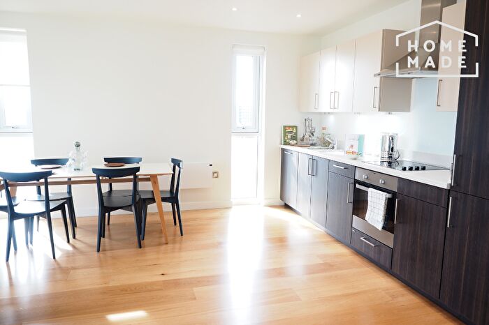 3 Bedroom Flat To Rent In The Slate Yard, M3